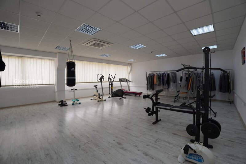 Macin, Tulcea, platforma comercial/ industriala cu venit activ